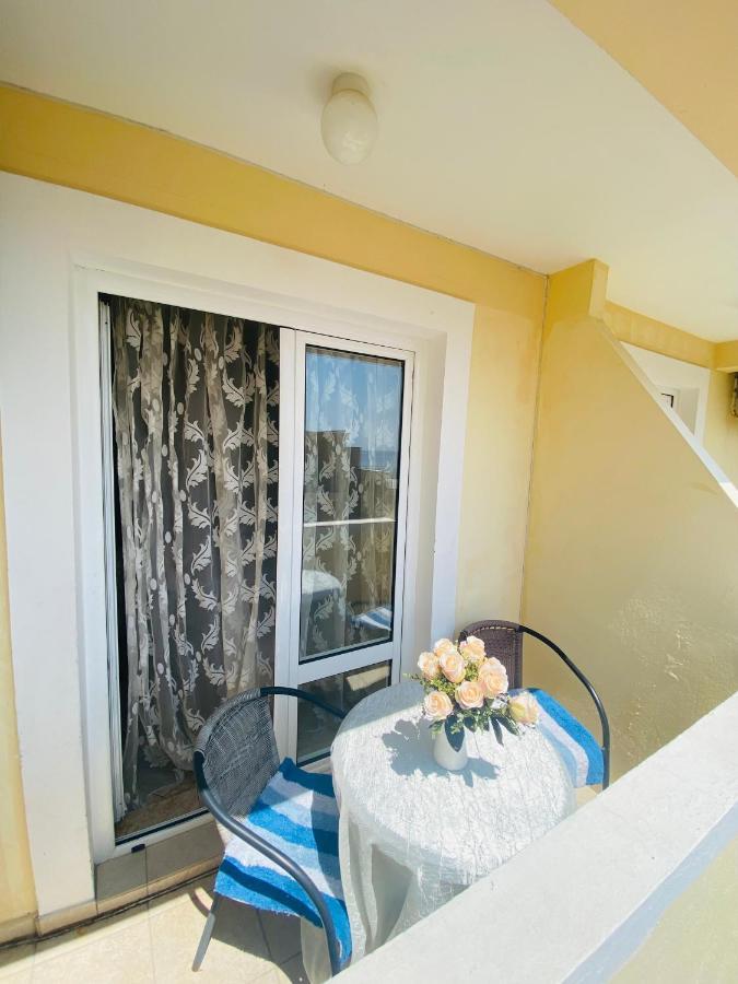 Miomir Perazic Apartments Petrovac na moru Exterior foto