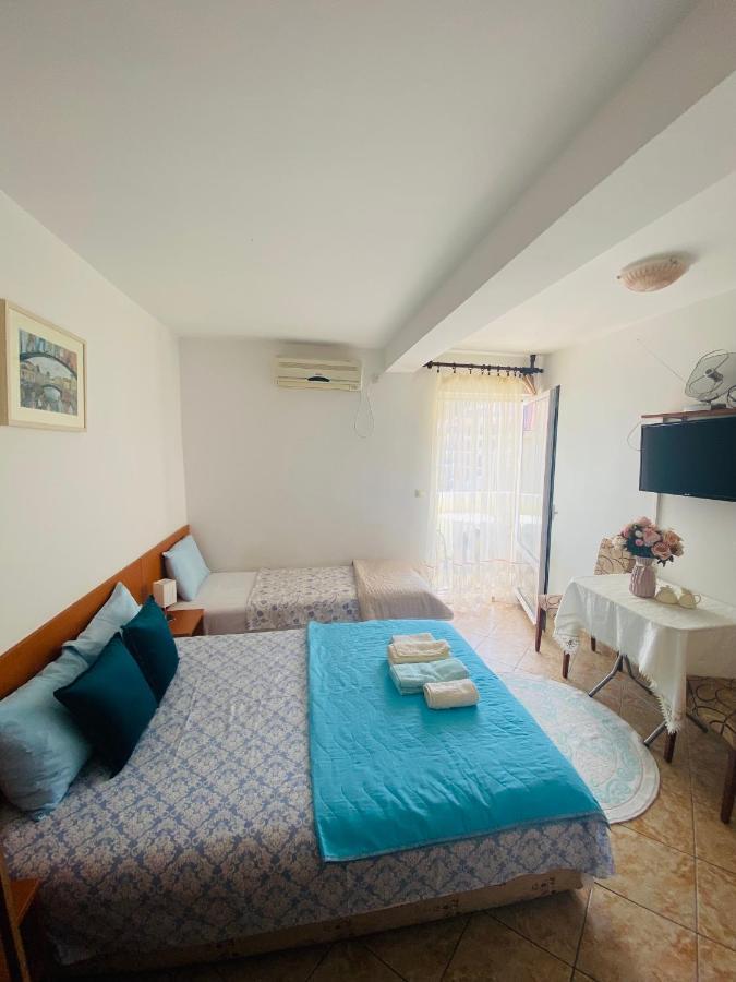Miomir Perazic Apartments Petrovac na moru Exterior foto
