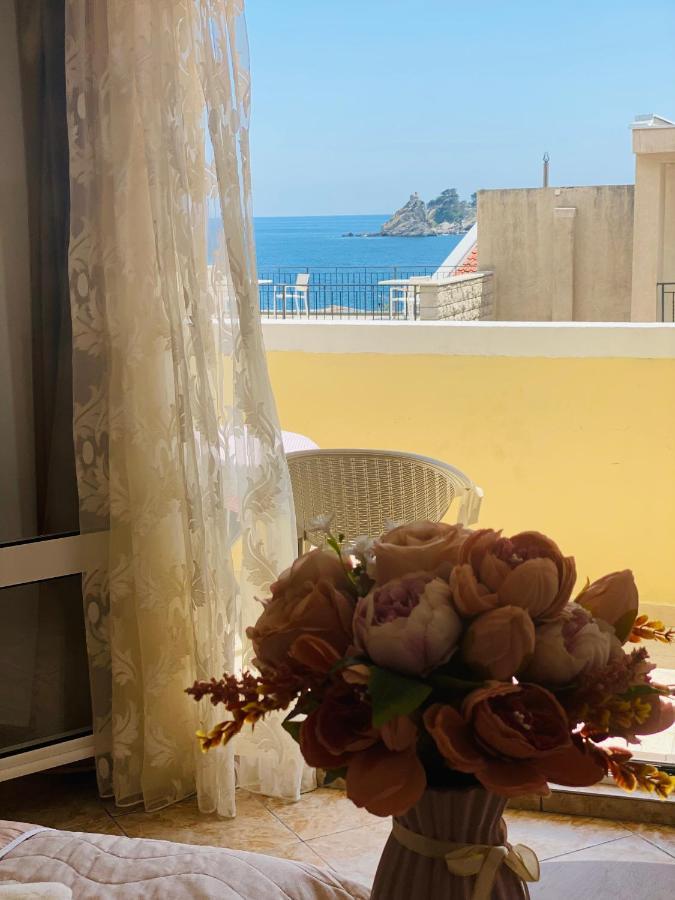 Miomir Perazic Apartments Petrovac na moru Exterior foto
