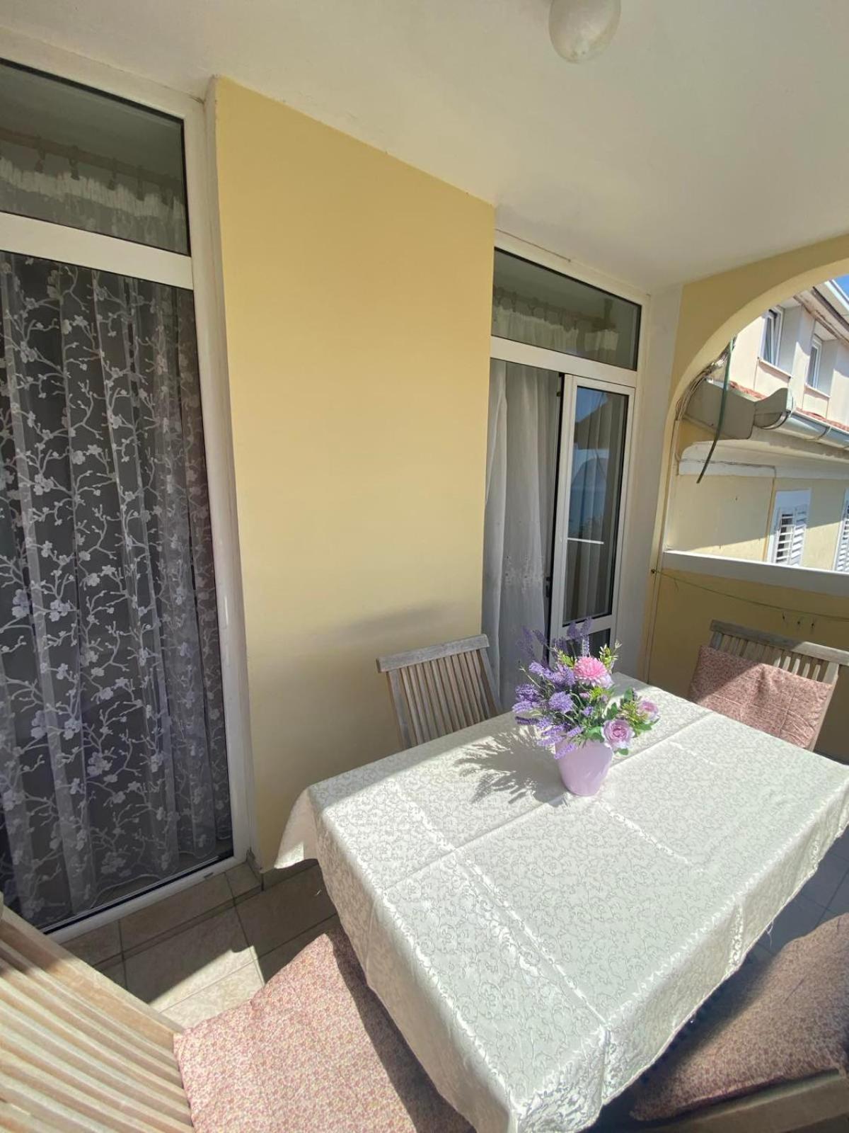 Miomir Perazic Apartments Petrovac na moru Exterior foto