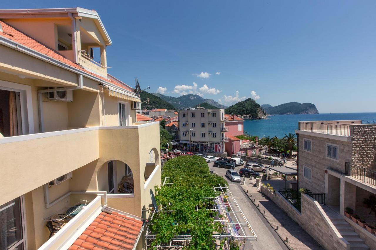 Miomir Perazic Apartments Petrovac na moru Exterior foto